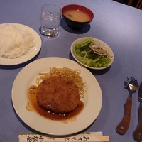 グリル 小松屋 - ランチのミンチカツ（改装前）。