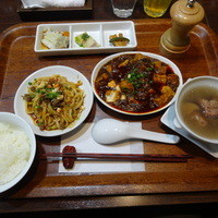 南青山エッセンス - プリフィクス・スタイルの驚異のCPランチ
