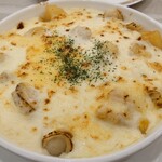 ラウンジ ボアザン - 帆立貝の北海焼きのホワイトソースグラタン！