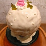 京かき氷 つみき - 氷を絡めて食べると、ジャスミンミルクシロップが爽やかな甘さでめちゃめちゃ美味しい〜!!( ^o^)ﾉ