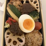 イーション - 料理写真:1/2日分の野菜が入った豆腐ハンバーグ重