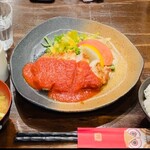 焼酎 創作鉄板焼 一期一会 - 日替わりランチ 厚切り豚ロースソテートマトソース1,000円(コーヒーセルフサービス、お味噌汁おかわり無料)