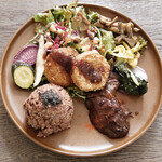 チャヤマクロビ - マグロと酵素玄米のサラダプレート