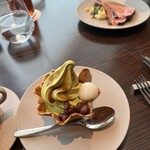 Crossroads Kitchen - 