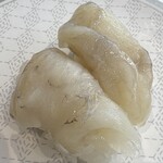 はま寿司 - 料理写真:国産真ふぐ寿司。風味があって旨みが美味しい！