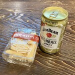 福島屋 - ジムビームハイボール176円 魚沼ものがたり揚餅172円