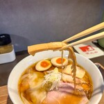 らーめん飛鶏魚 - 特選 鶏と煮干の中華そば