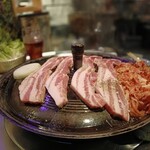 韓国料理 サムギョプサル どやじ - 