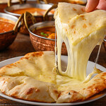 インド料理ムンバイ - 料理写真:チーズナン