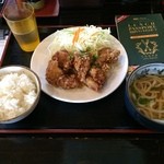 まるまるうどん - たれ唐揚げ定食
            
            ランチパスポートでお得にいただきます。
            たれがピリ辛でご飯が進みます (*´ڡ`●)