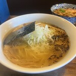 自家製麺 カミカゼ - 塩焦がしネギラーメン