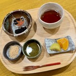 炉ノ鳥 - 黒本蕨餅