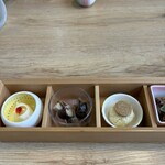 つるよし料理店 - 左から二番目が砂肝