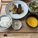 つるよし料理店 - イチビキのポワレ、白菜グリルがうまー
