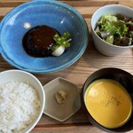 つるよし料理店 - 煮込みハンバーグ（先月）