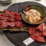 焼肉えんじゅ - 盛り合わせタレ。