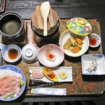 やまきや旅館 - 夕食（はじめに並んだ料理）