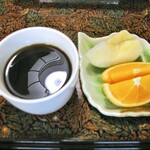 やまきや旅館 - 朝食（コーヒー ＆ フルーツ）