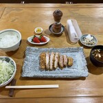 キッチン美味小家 - 純粋・金華豚の熟成ロースカツ