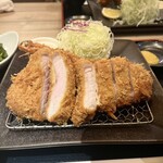 아지노 돈카츠 햐쿠테이 - 새우 튀김과 로스카츠 정식