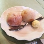 洋風料理 デリス - 自家製のパンはモチモチです