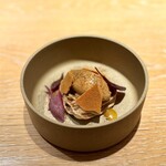 マンサルヴァ - 紅茶と栗、柑橘の組み合わせ。
      秋らしさ満開で、落ち着きに好感の持てるドルチェです。