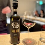 マンサルヴァ - どーん！ピエモンテのマリアージュ。
      マルヴィラという知らない作り手ですが、クラシックな大樽の作り手。
      時を経たこういうバローロ飲んじゃうと、バリックはちょっと物足りなく感じちゃうぐらい。
      素晴らしい♪