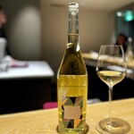 マンサルヴァ - ヴェルメンティーノのバリエーションが豊富で楽しい♪
      ハーブはりんごの爽やかさも通じますし、ミネラルは魚介に合いますから、とてもリーズナブルな組み合わせ。