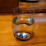 馳走西健一 - ミネラルウォーター