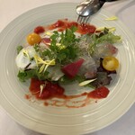 アマルフィイ ノベッロ - いちごソースのカルパッチョ