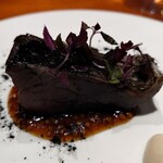 馳走西健一 - ヒッコリーで燻して皮目を炭火で炙った