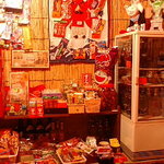 Shitamachi Monja Yaki Rakuraku - レジ横の駄菓子コーナー