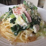 ラ・ルチア - 厚切りベーコン、ほうれんそう、キャベツなど具だくさん