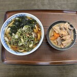 農協直営食堂 - 山菜うどん/¥670　もつ煮/¥450
