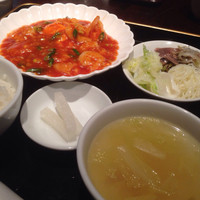 膳處漢ぽっちり - 日替わりランチ
                エビと炒り卵のチリソース☆
