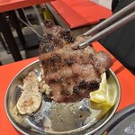 群衆焼肉 鬼乃子 - 【2025.12.15(月)】焼いた豚タン