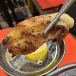 群衆焼肉 鬼乃子 - 【2025.12.15(月)】焼いた鶏ナンコツ
