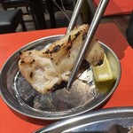 群衆焼肉 鬼乃子 - 【2025.12.15(月)】焼いた鶏ナンコツ