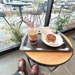 スターバックスコーヒー - 料理写真:ジョイフルメドレー苺ミルクティーとクロッカン