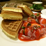 Melange Cafe - イチゴワッフル
