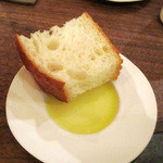 cenci - パンは自家製フォカッチャほかライ麦パンなど。