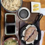 豚ステーキ専門店 かっちゃん - 