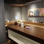本場さぬきうどん 親父の製麺所 - 店内の様子。