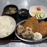 梅田応援団 大分からあげと鉄板焼 勝男 - 