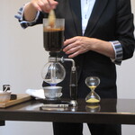 日本料理 TOBIUME - 女将がサイフォンで