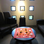 日本料理 TOBIUME - 店内の設え