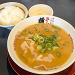 ラーメン横綱 - 料理写真:ラーメン 並 720円 , 白ごはん 中 110円 , ニンニク
