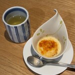 すき焼き 牛しゃぶ 松重 - デザートのプリンとお茶