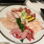 鉄板焼鳥 大阪食鶏販売 - 若鶏5種盛り1600円