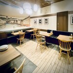 Homemade Ramen 麦苗室町 - テーブル席とカウンター席アリ